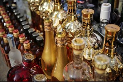 گسترش مصرف مشروبات الکلی دست ساز و تقلبی در آذربایجان شرقی