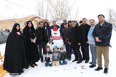 نخستین جشنواره آدم برفی در بستان‌آباد برگزار شد