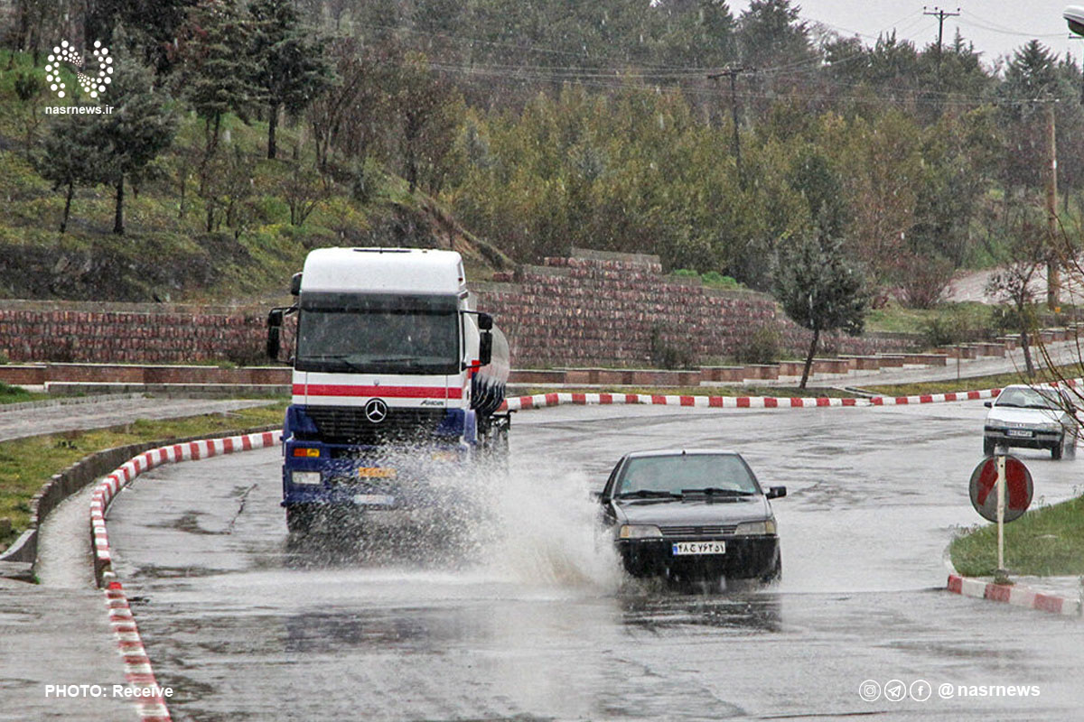 جاده‌های ۲۰ استان بارانی است/ ترافیک سنگین در محورهای شمالی
