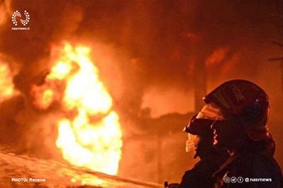 مصدوم شدن دو آتش‌نشان در آتش سوزی کشتارگاه مرغ در تبریز