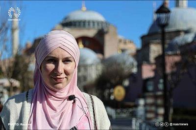 روایت مسلمان شدن بازیگر جوان انگلیسی پس از سفر به ترکیه