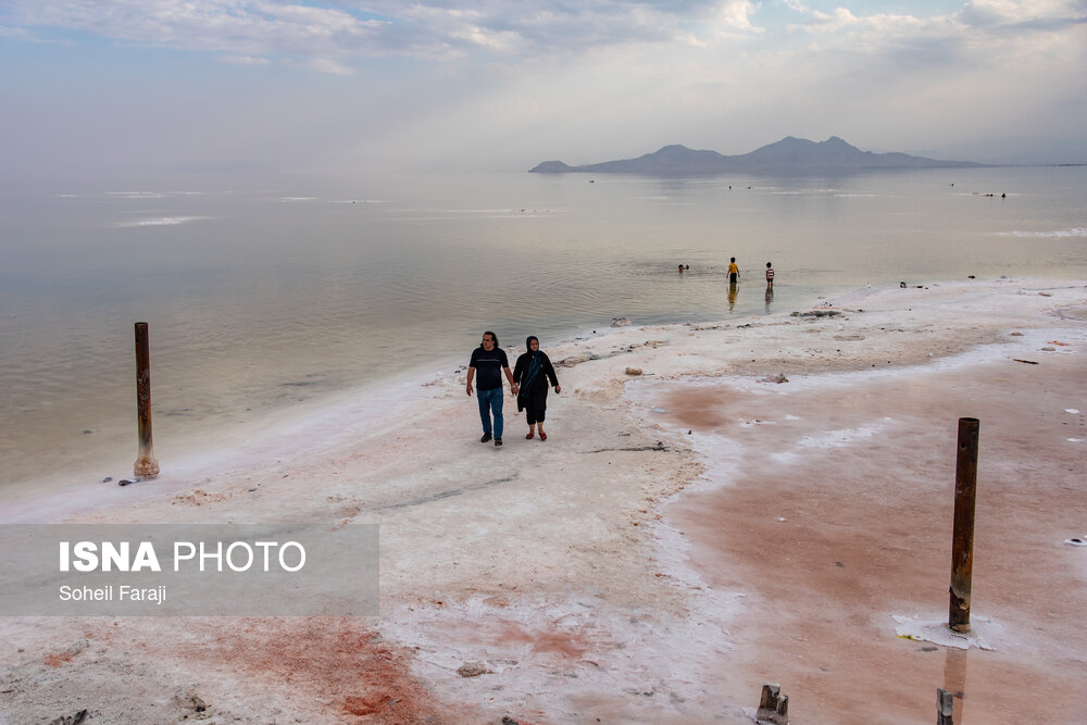 تصاویر | خشک شدن ۹۵ درصد آب دریاچه ارومیه