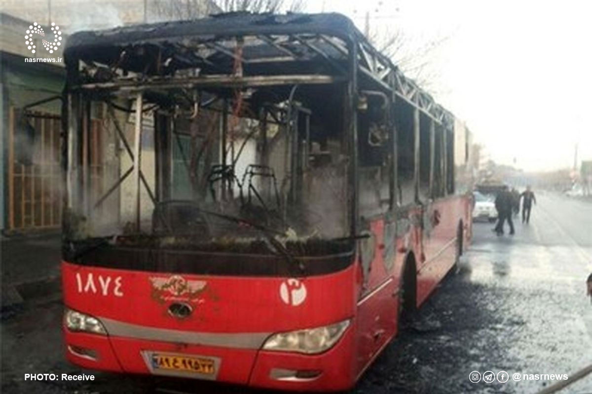 فیم | آتش‌گرفتن یک دستگاه اتوبوس در ولیعصر تهران