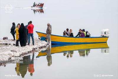 تصاویر | گردشگران نوروزی در دریاچه ارومیه