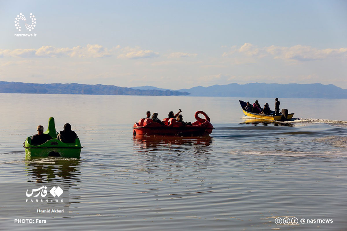 تصاویر | قایق سواری در دریاچه ارومیه