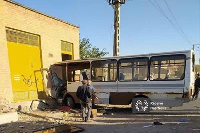 برخورد مینی‌ بوس با دیوار در جاده تبریز - آذرشهر ۱۱ مصدوم به جا گذاشت