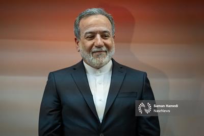 رایزنی تلفنی عراقچی با وزیران خارجه پاکستان و عمان