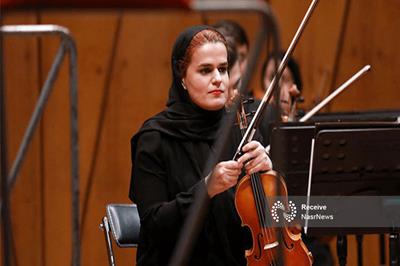 برای اولین‌بار، یک زن ارکستر سمفونیک تهران را رهبری کرد