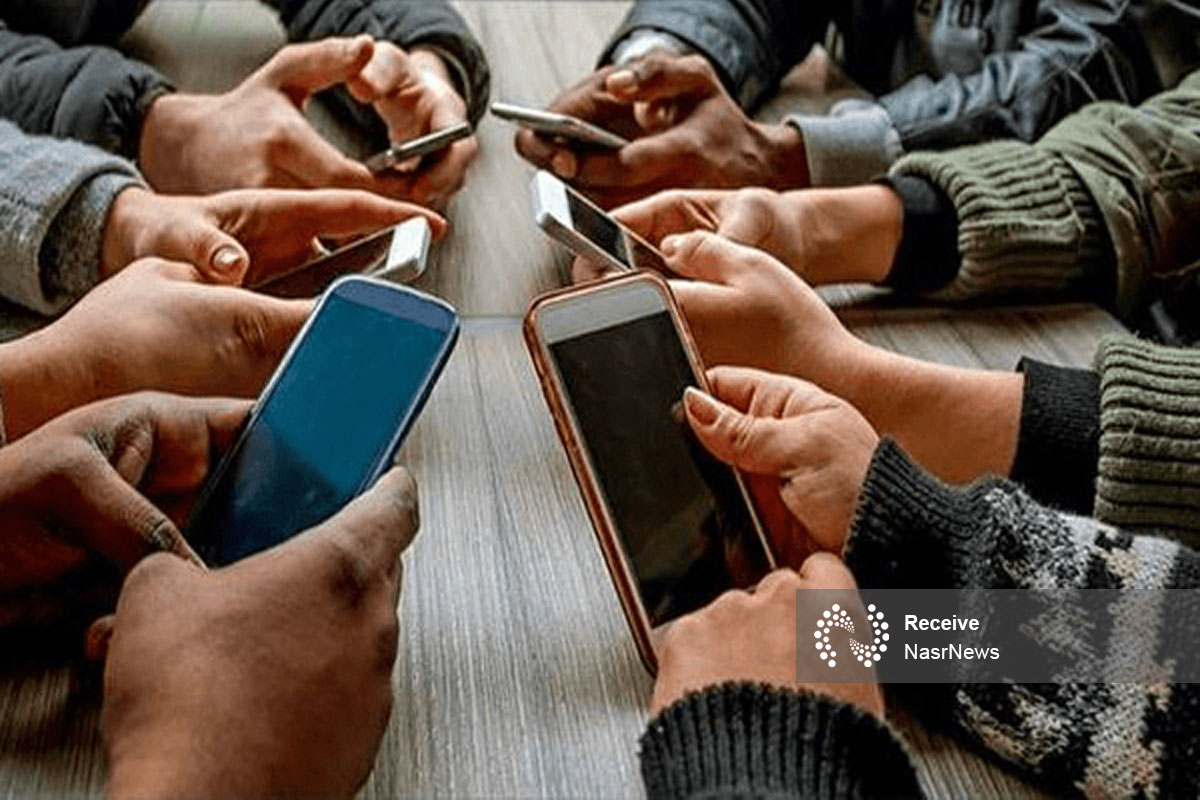 یک قاب شیشه‌ای؛ مهمان ناخوانده و دائمی دورهمی‌هایمان