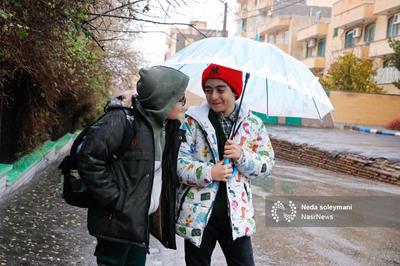 تصاویر | زیر باران؛ روایت تصویری یک روز معمولی اما دیدنی
