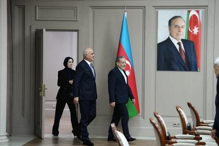  سفر عراقچی به باکو در زمان مناسب و با اهداف راهبردی انجام شد/ ضرورت اتخاذ رویکرد فرصت‌محور