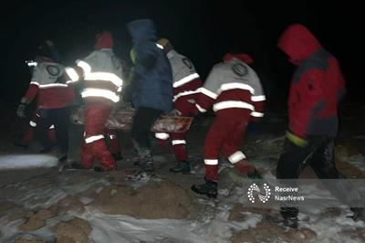 انتقال پیکر کوهنورد جان‌ باخته اردبیلی از ارتفاعات بزقوش توسط نجاتگران هلال‌ احمر سراب