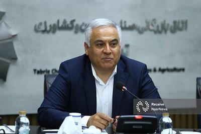 سه نرخی بودن قیمت آرد، بستر قاچاق و فساد را فراهم کرده است