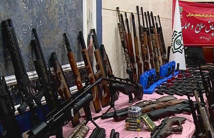 فیلم | کشف سلاح و مهمات از تروریست‌ها در تبریز