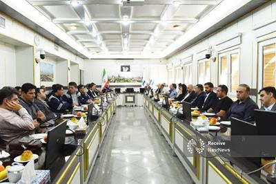 بررسی ظرفیت سازندگان و قطعه‌سازان آذربایجان شرقی برای تأمین نیازهای پتروشیمی تبریز