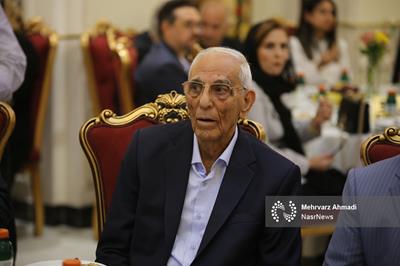 امپراتوری مهر؛ ثروتی که مدرسه شد