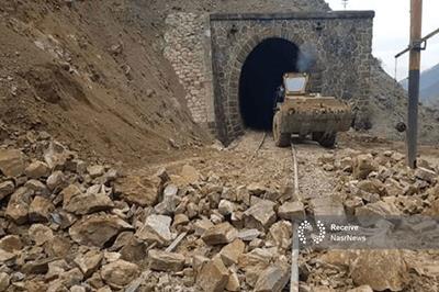 ریزش کوه در بلاک ریلی قرانقو–شیخ صفی / بازگشایی مسیر با تلاش جهادی کارکنان راه‌آهن