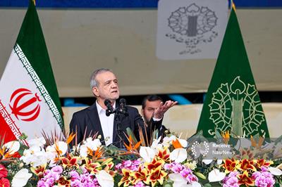 دولت با تمام توان برای حل مشکلات در تلاش است