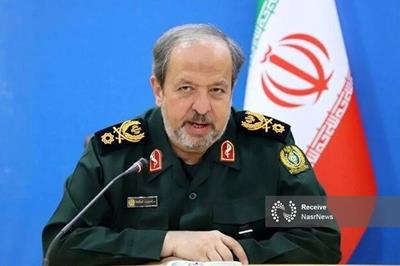 وزیر دفاع: با وجود اعتماد به برادران خود، به دشمن اعتماد نداریم/ دستان‌مان روی ماشه است