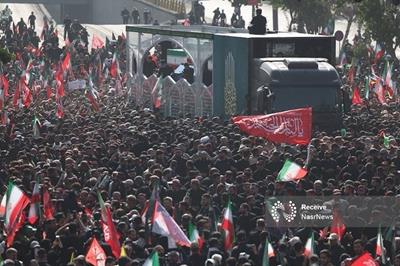 تشییع پیکر مطهر آقای شهید ایران از تقاطع یادگار امام به سمت میدان آزادی آغاز شد