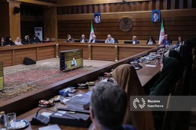  برای رفع نیازهای جامعه فراتر از دیدگاه‌های سیاسی عمل می‌کنیم