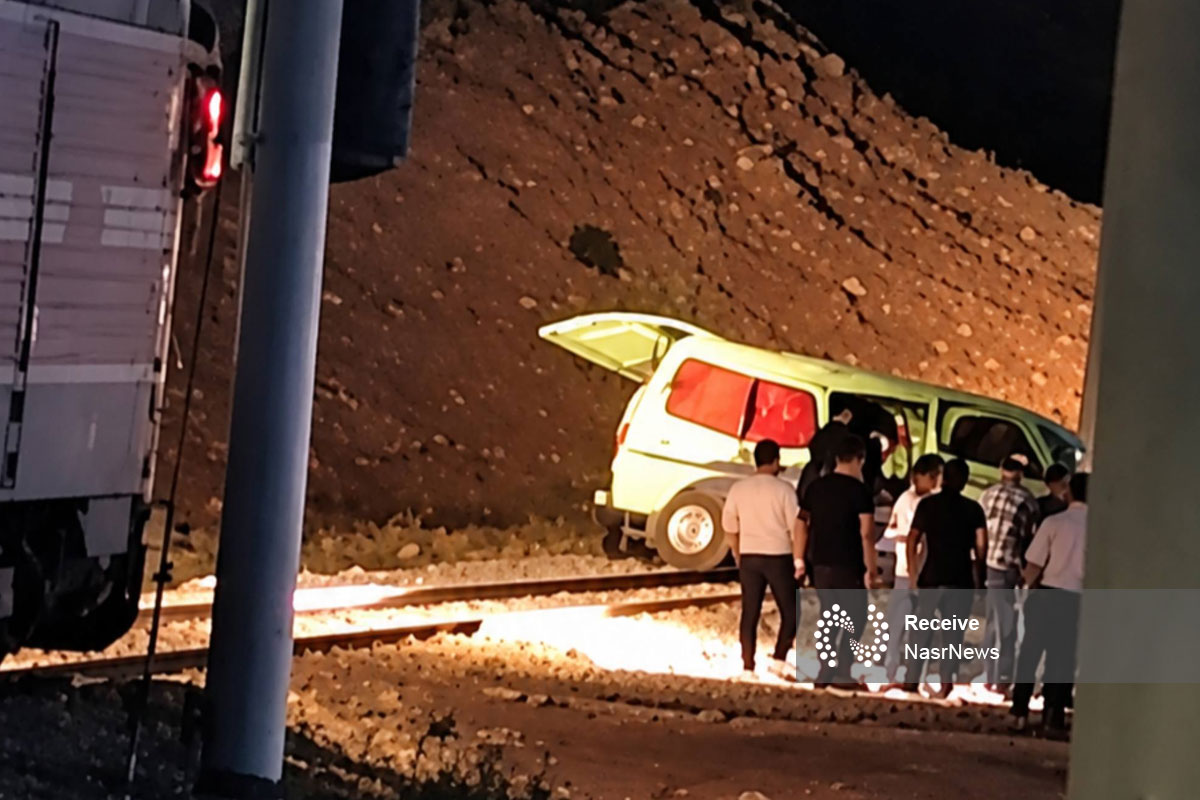 برخورد ون با قطار جلفا ـ تبریز تلفات جانی نداشت
