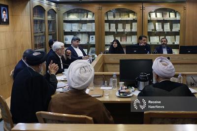 عارف: زنان کارآمدی بیشتری از مردان دارند