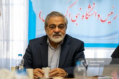 جریان آزاد اطلاعات به رشد فکری جامعه کمک می‌کند