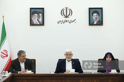 عارف: از مشارکت زنان در دولت بسیار راضی هستیم؛ عملکردشان فوق‌العاده بوده است