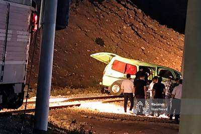 برخورد ون با قطار جلفا ـ تبریز تلفات جانی نداشت