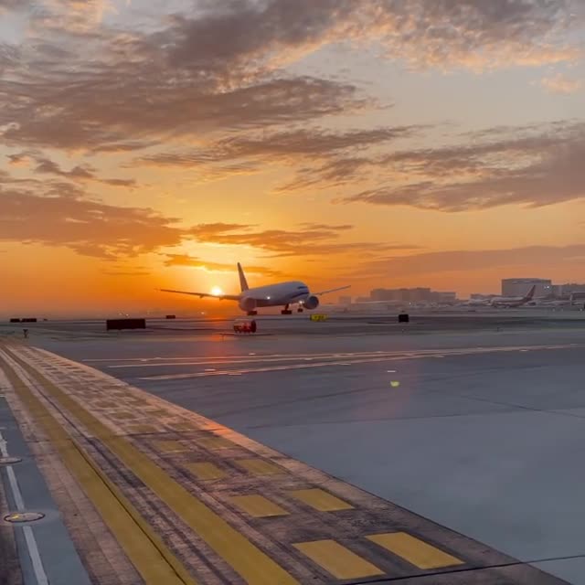 فیلم | تیک‌آف 777 از فرودگاه لس‌‌آنجلس